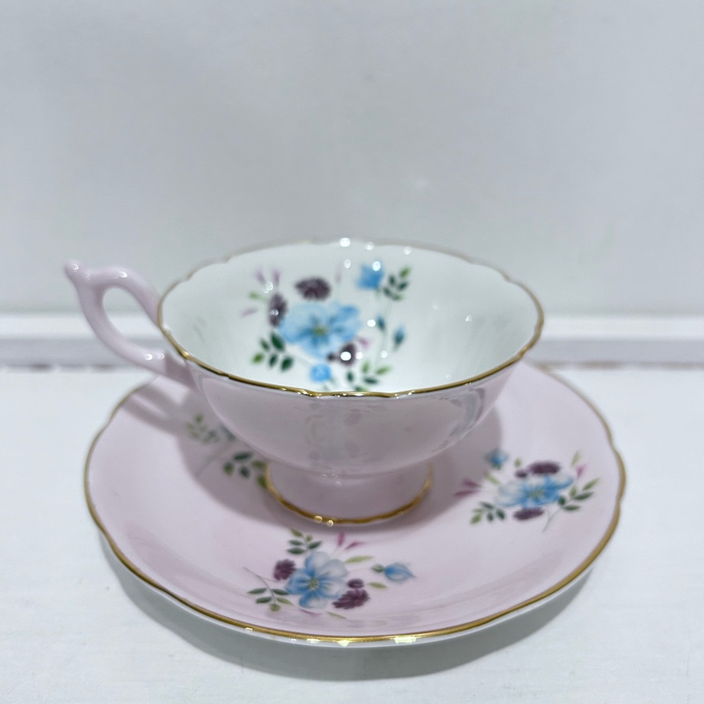 Vintage Heathcote Pink White Floral English Bone China tea cup and‎ saucer
